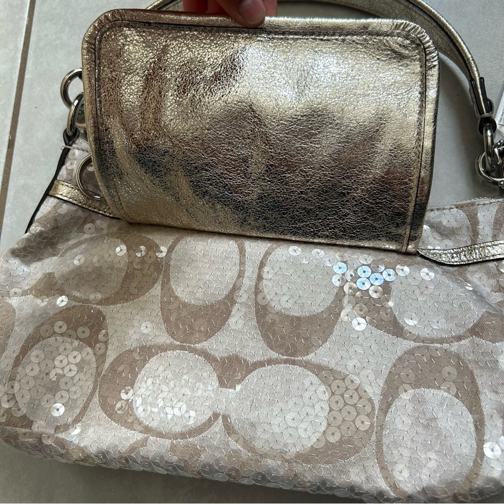 Coach Poppy sequin shoulder bag with gold leather trim - Picture 2 of 15